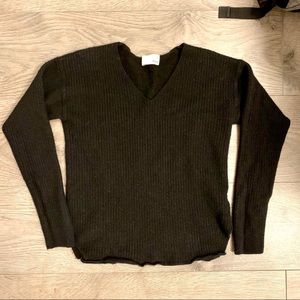 Aritzia Wilfred Free V-Neck Sweater